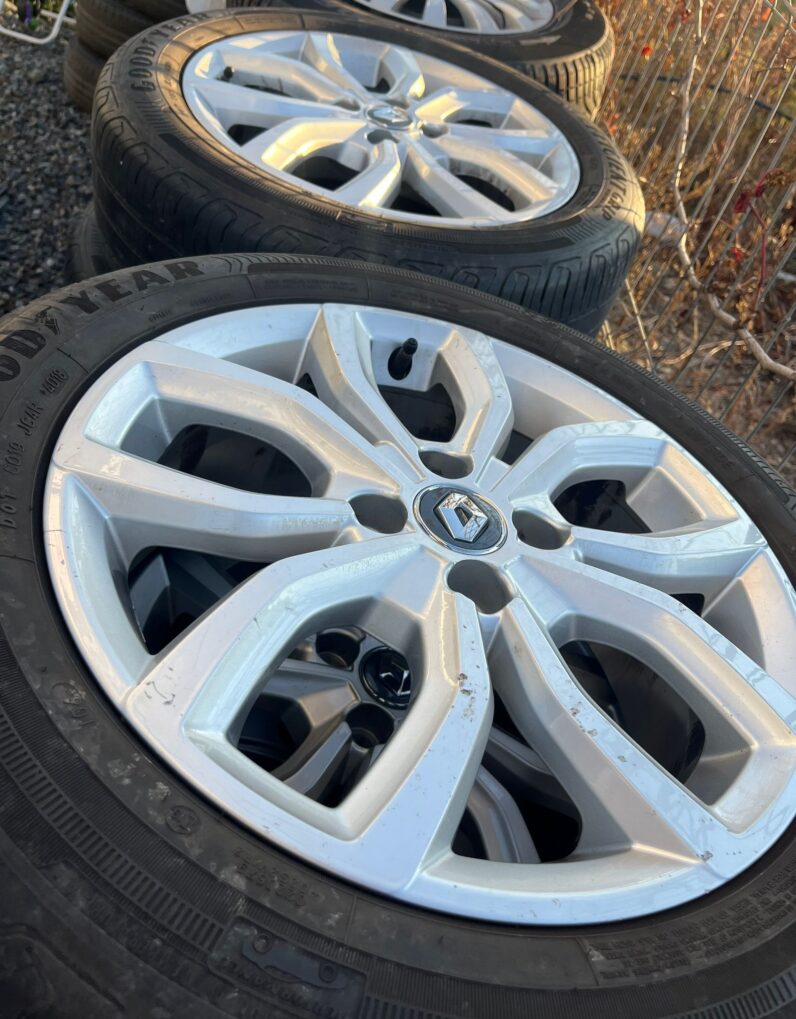 
								Renault Clio IV Energy dCi EDC Intens full									